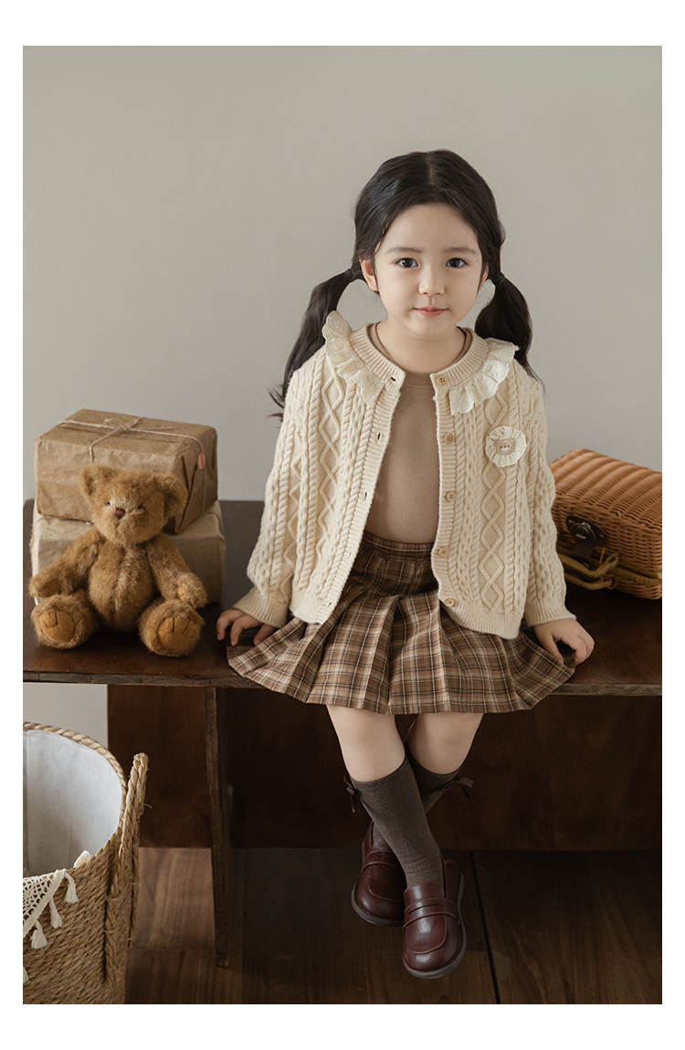 Lace Bloom Knit Cardigan
