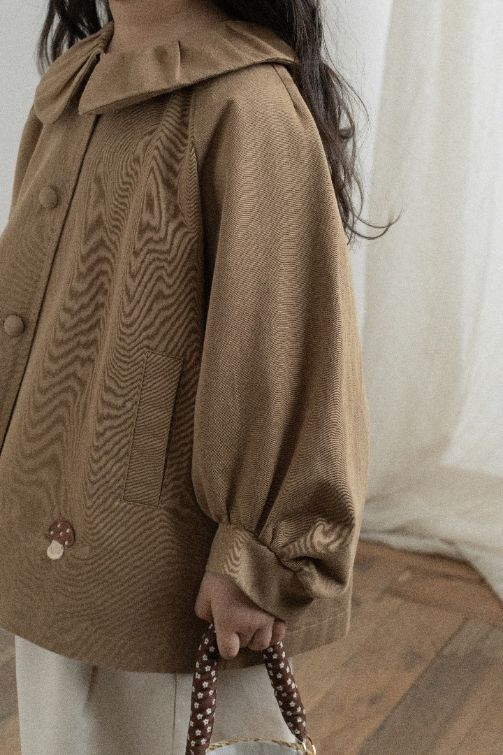 Lightweight 100% Cotton Peter Pan Collar Jacket – Available in Cream & Brown